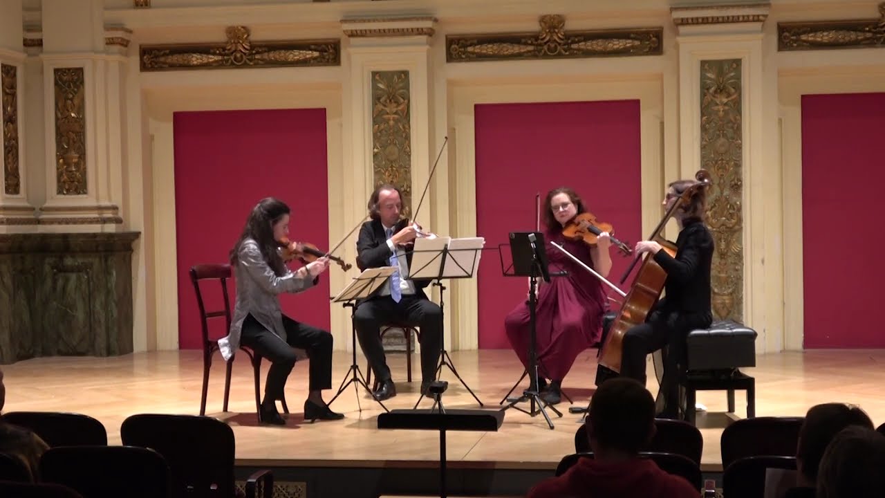 ensemble LUX performs 