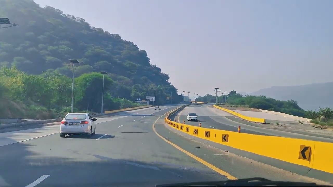 Beautiful Salt Range View | Motorway M2 Drive Pakistan | Kallar Kahar Scenic Road