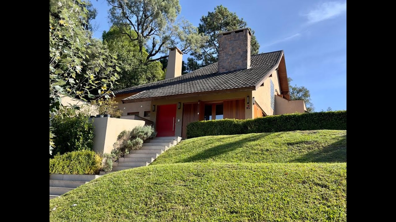 REALIZA VENDE CASA 3 SUÍTES EM CANELA