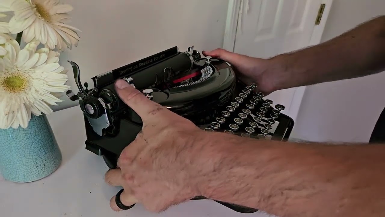1937 Remington or Underwood Noiseless Portable Demo and Tutorial
