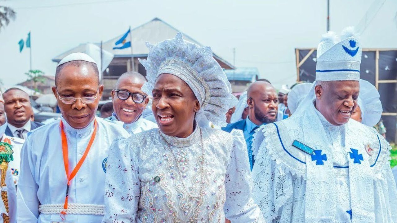 THE KING OF ZION, DR. HENRY OGUNYEMI WELCOMES REV. ESTHER  AJAYI TO CHURCH OF ZION, UGBO-NLA