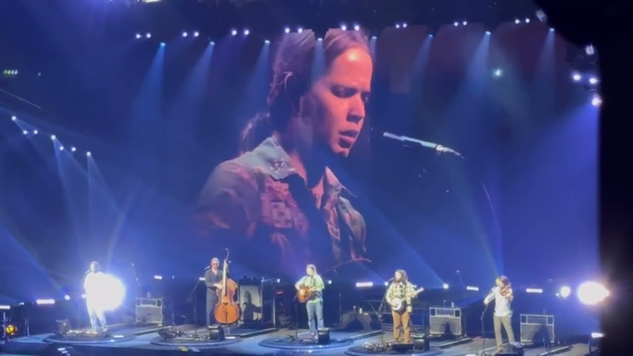 Experience Bluegrass Master Billy Strings "Cold Cold World"