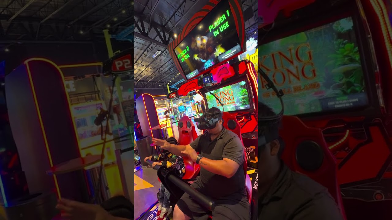 GORDO&rsquo;S FIRST VR GAME!! He was scared  @MainEvent