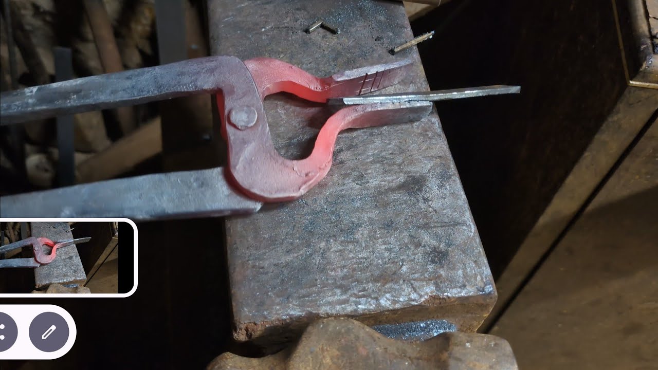 Forging my First Tong ! Full Making - No Power Hammer 