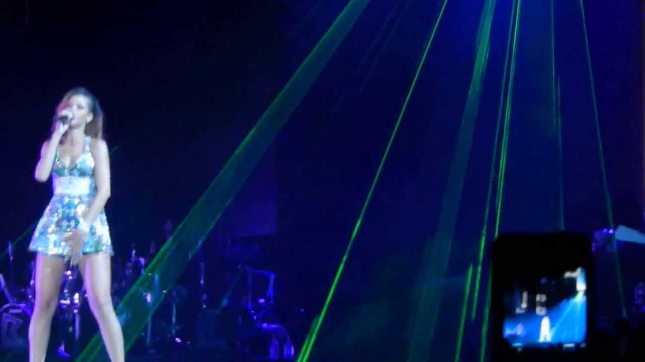 Rihanna's hits Medley 