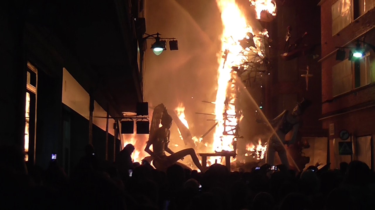 crema falla cami nou , alzira