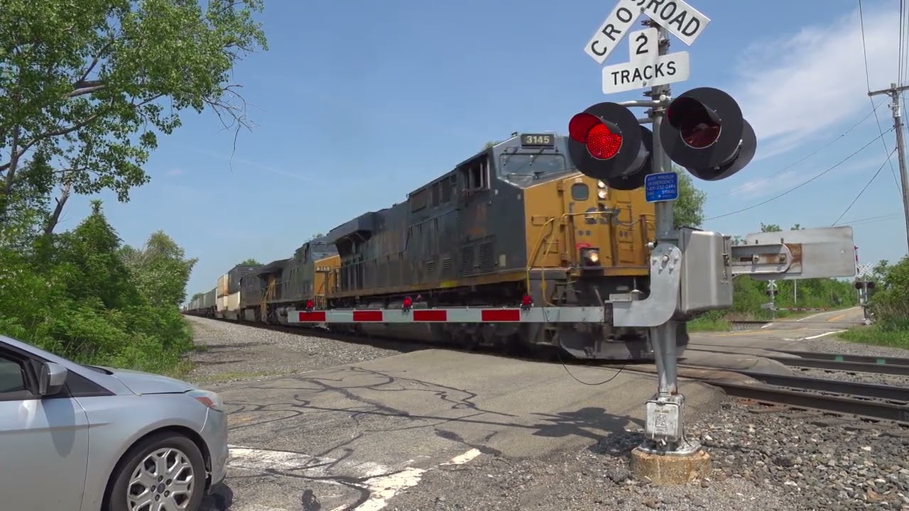 2 Fast CSX Trains Meet! 2 More CSX Trains Meet! CSX Train with 50 Amazon Containers! CP UP Train!