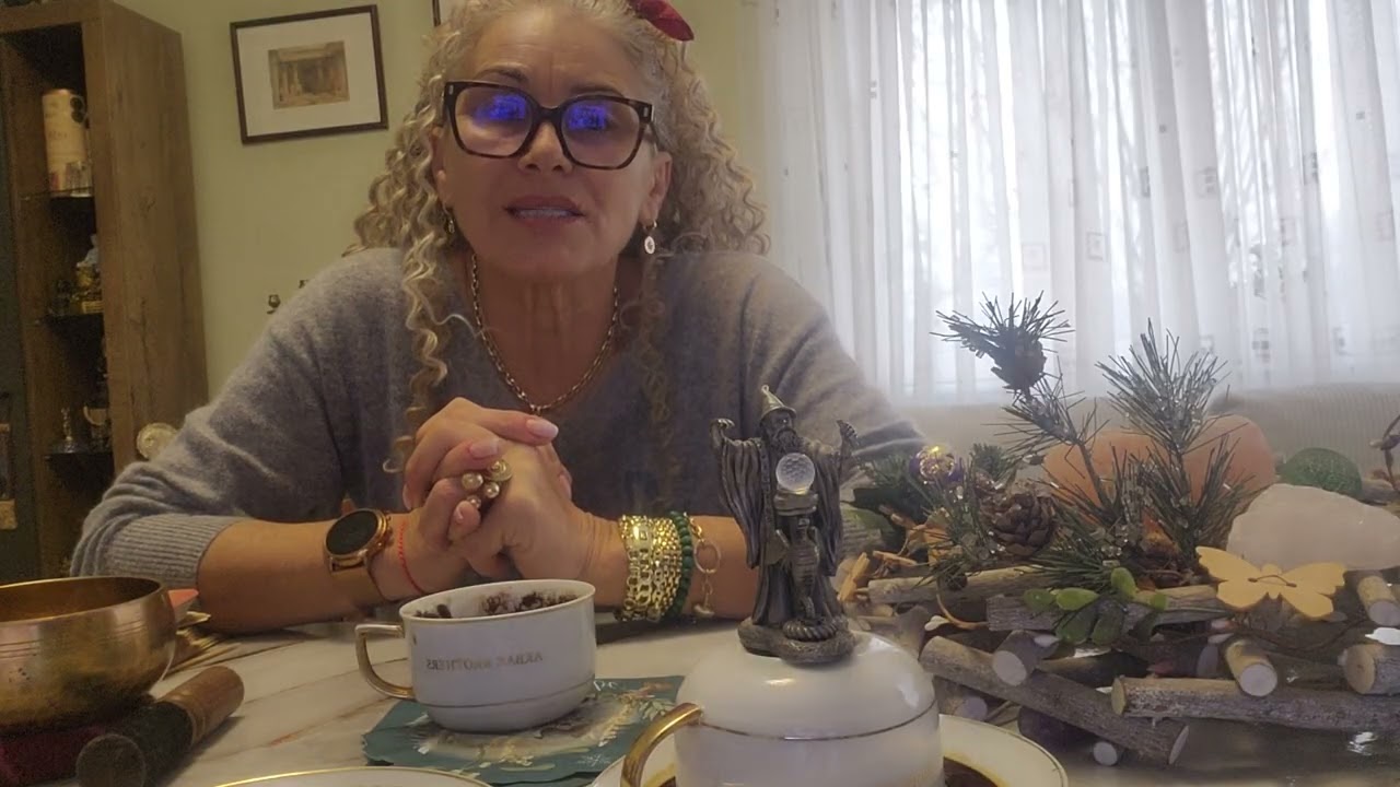 🌿🍀VIITORUL TAU CITIRE IN CAFEA TREI VARIANTE ALEGE O CEASCA SI AFLA CE TE ASTEAPTA🌿🍀