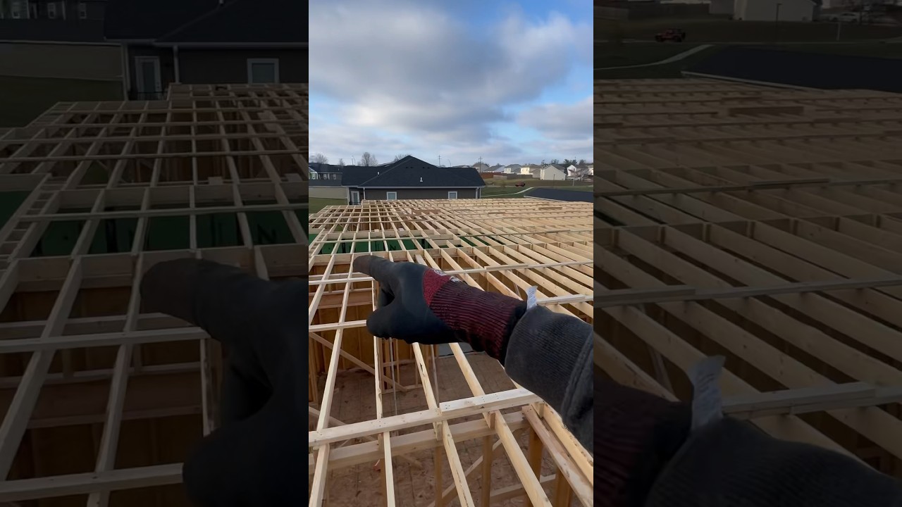 Roof framing tips!! #framing #buildingconstruction #builder #shorts #shortsfeed