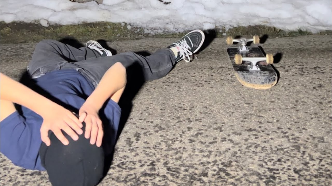 This kickflip battle nearly led me to a mental breakdown… #kickflip #viral #battle #tricks #skating 