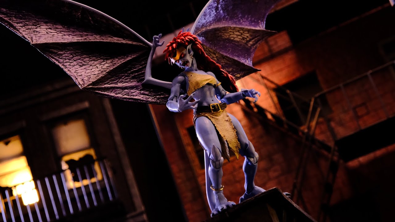 NECA Gargoyles Demona Review!!!!! (Not perfect but it’s pretty damn Awesome!)