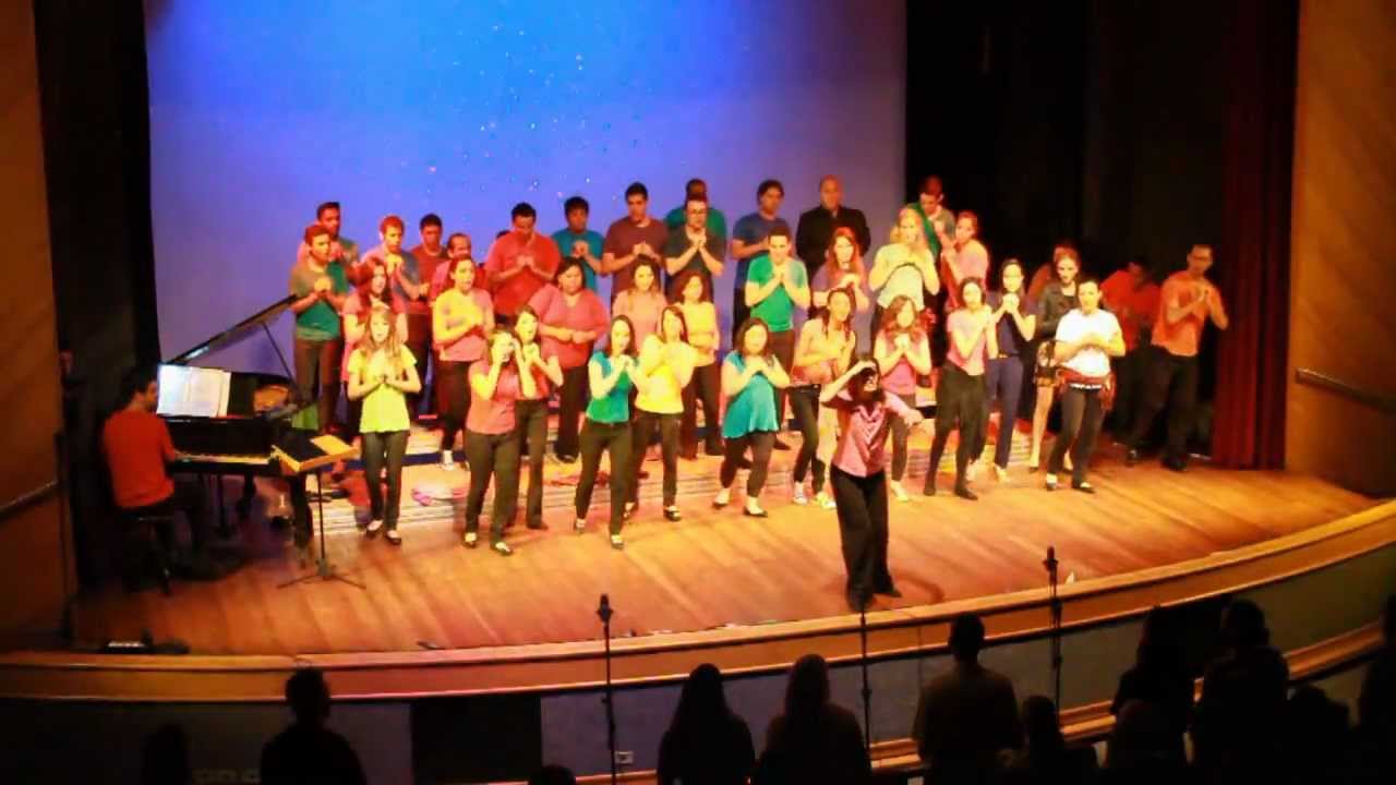 Choir singing BIS - Amavolovolo [CORAL UTFPR]