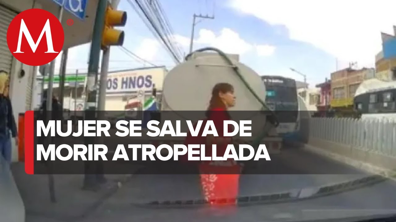 Mujer casi muere atropellada por camión de León ¡se salva de milagro!