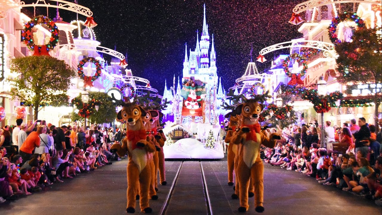 2016 Mickey's Once Upon A Christmastime Parade at Very Merry Christmas Party - w/ Frozen, Cinderella