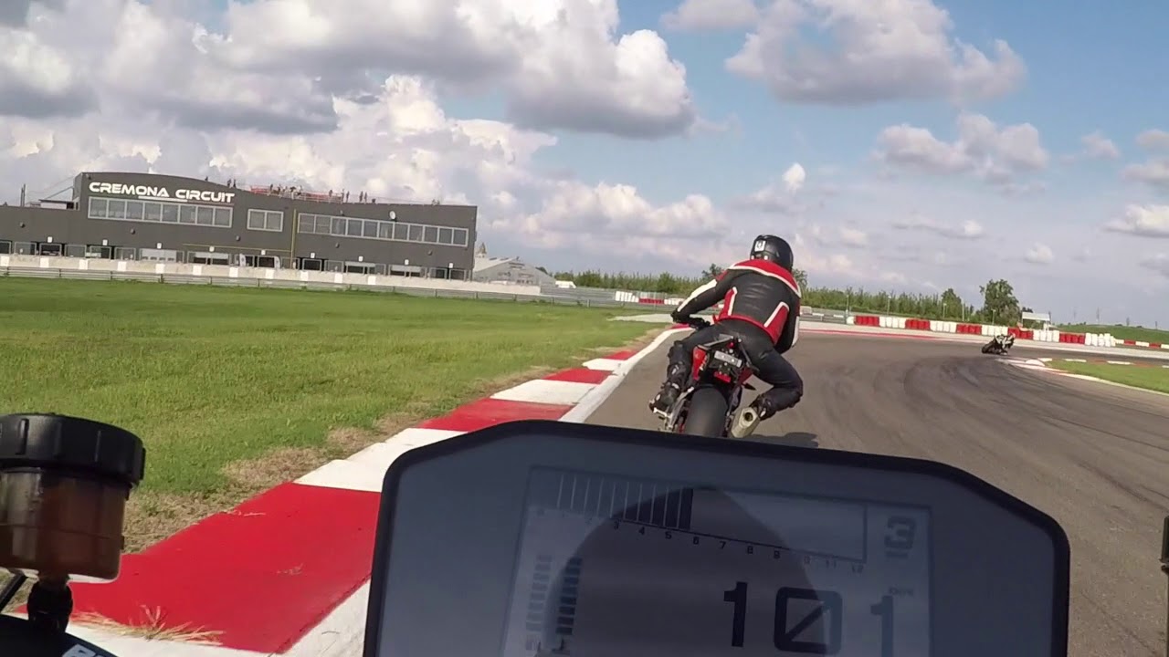 Cremona Circuit 2018 / KTM 1290 Superduke R / Aprilia Tuono V4 Factory / www.getfaster.ch