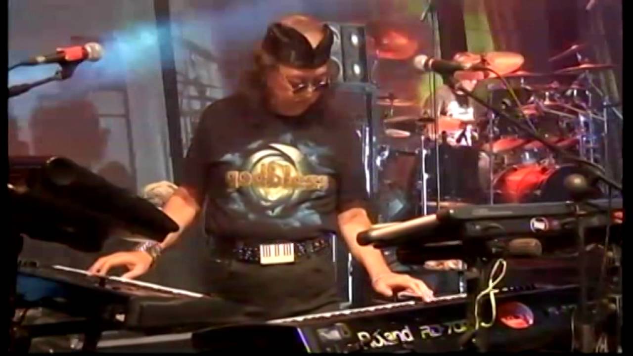 GOD BLESS live KONSER  " TRAUMA "