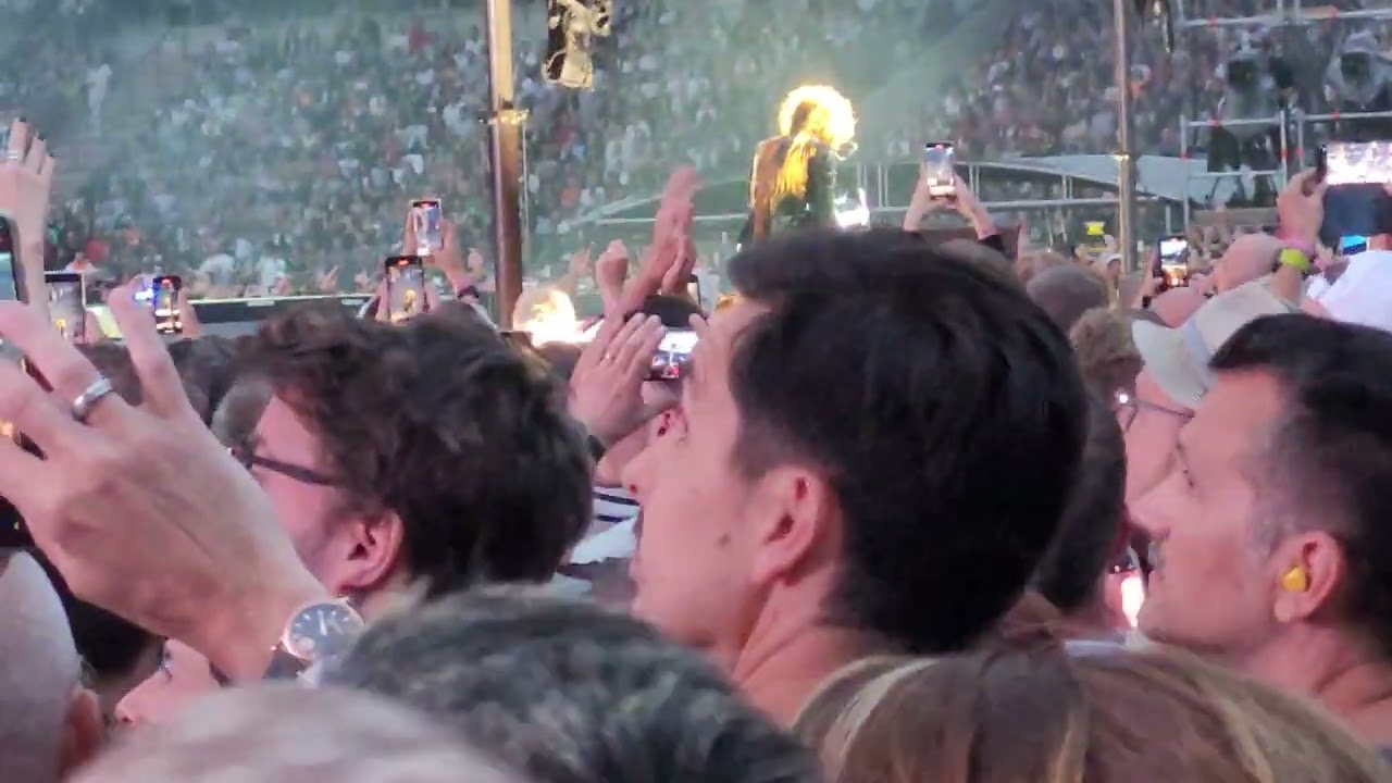 Du Temps Et Peut Être Toi Mylène Farmer au Stade Roi Baudoin Belgique le 22 juillet 2023