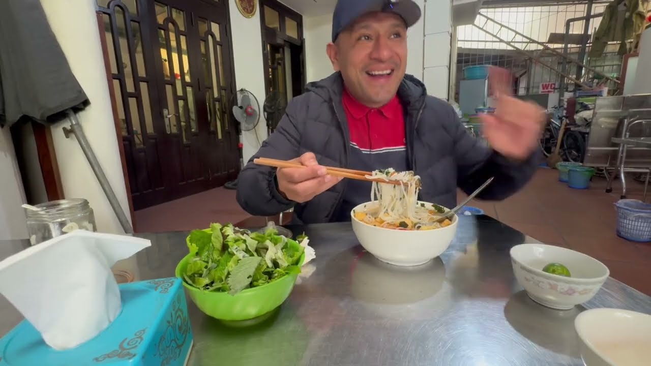 Everyday life in VietnamTried a small local shop for the first time-bún with snails/crab/meat,&beef.