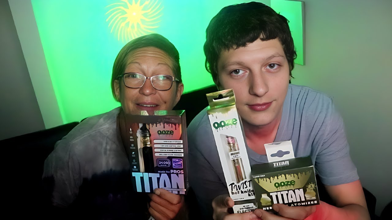 DABS WITH MY MOM!
