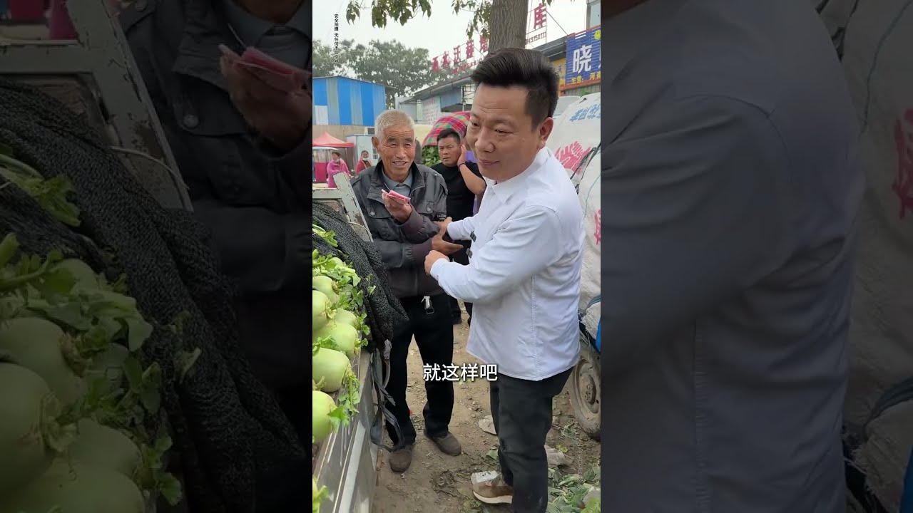 硬派越野车翻车合集，冲坡重心失去平衡，直接前空翻两周砸向地面 #坦克300 #硬派越野 #越野车#大型翻车现场