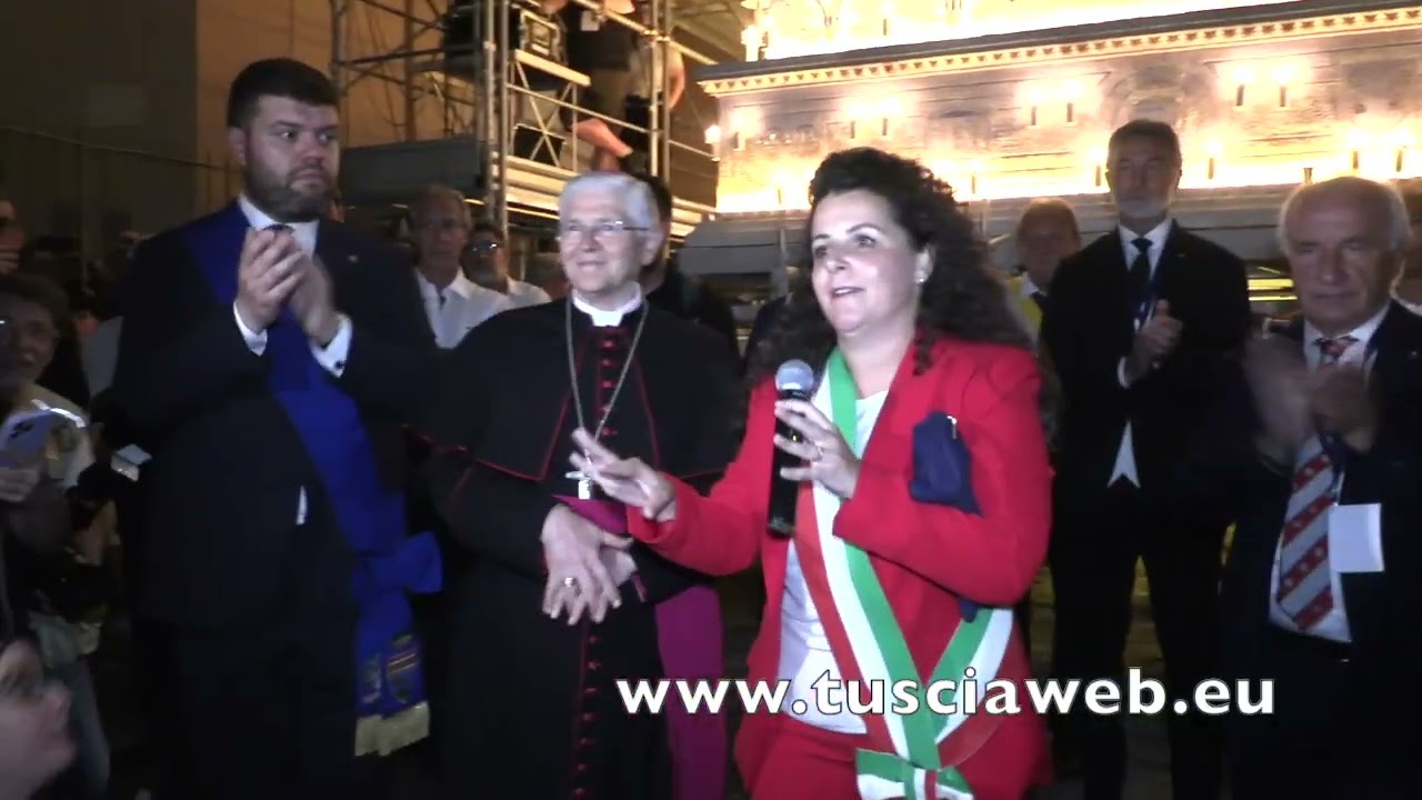 Trasporto della macchina di Santa Rosa - Dal Sollevate e fermi! a piazza Fontana Grande