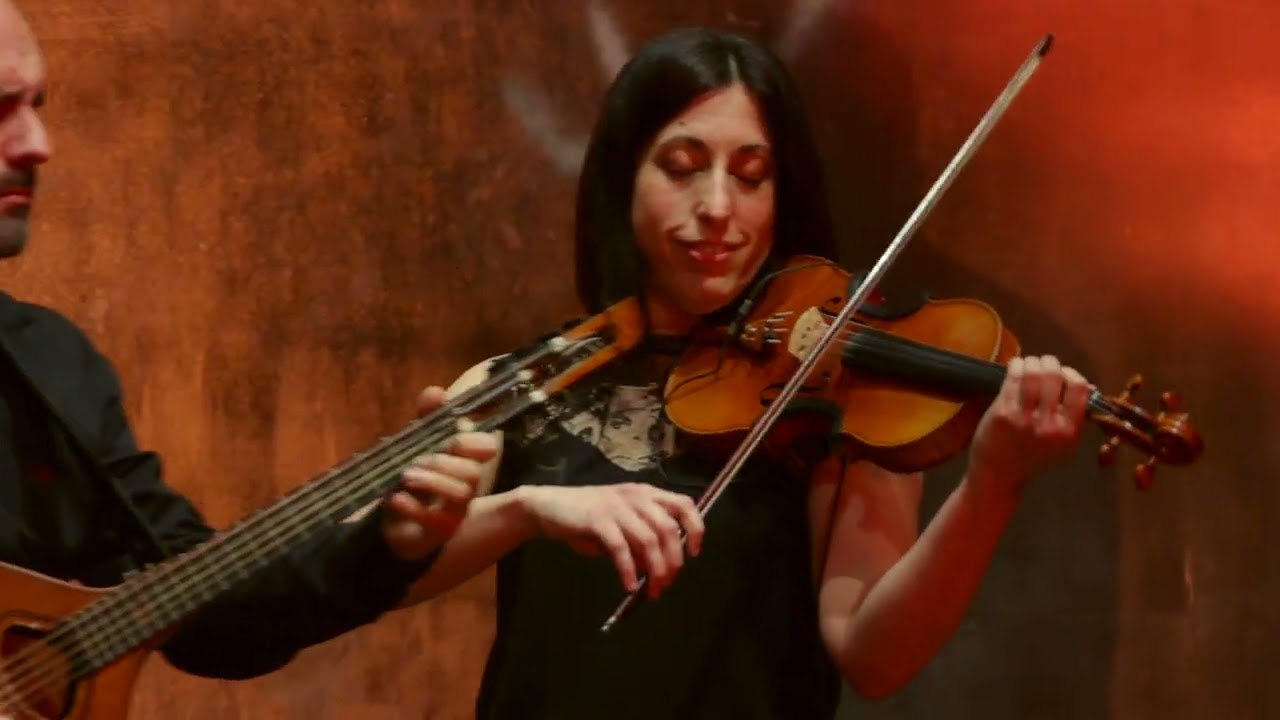 OJOS NEGROS: MÚSICAS DEL VIEJO Y NUEVO MUNDO - TARANTELLA DI MASANIELLO (TRAD. ITALIA)