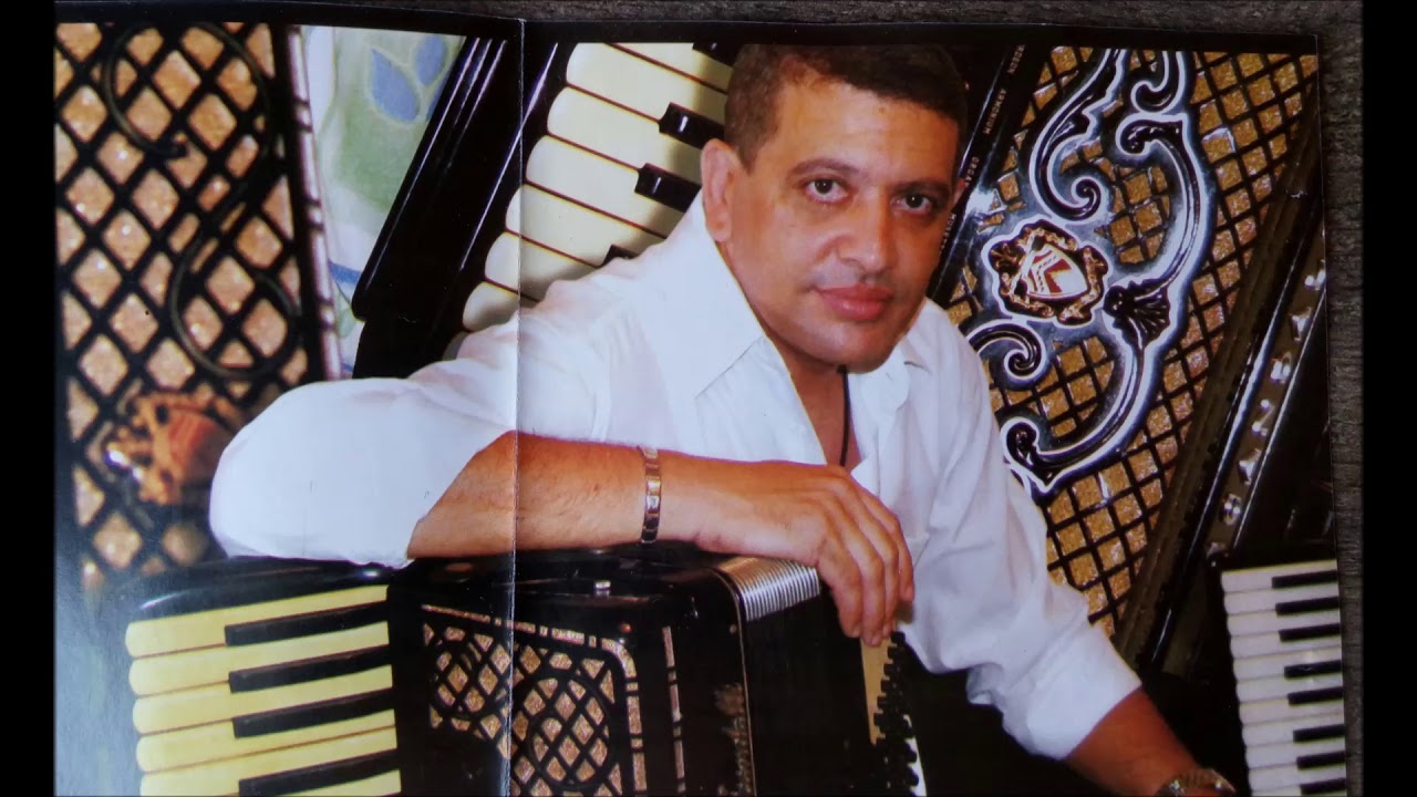 CAPIM -  A DANÇADEIRA ÁUDIO ORIGINAL