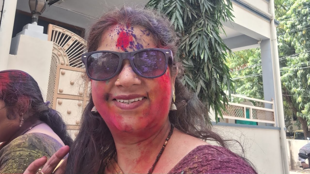 AAJ gye hm holi mai .Radha Krishna ki holi or shararat  ne dhoom Macha di😍😍😍😅😅