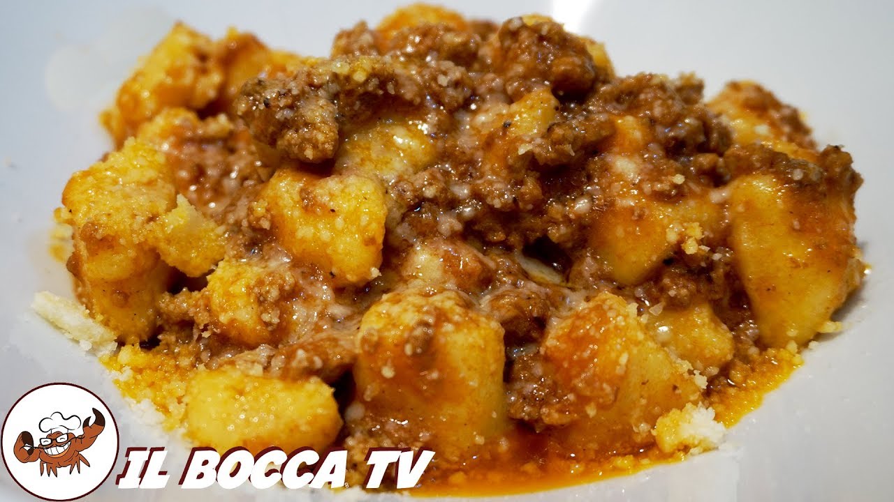 560 - Gnocchi di polenta al sugo di cinta senese..ci vo' avanti tutto il mese! (primo tipico facile)