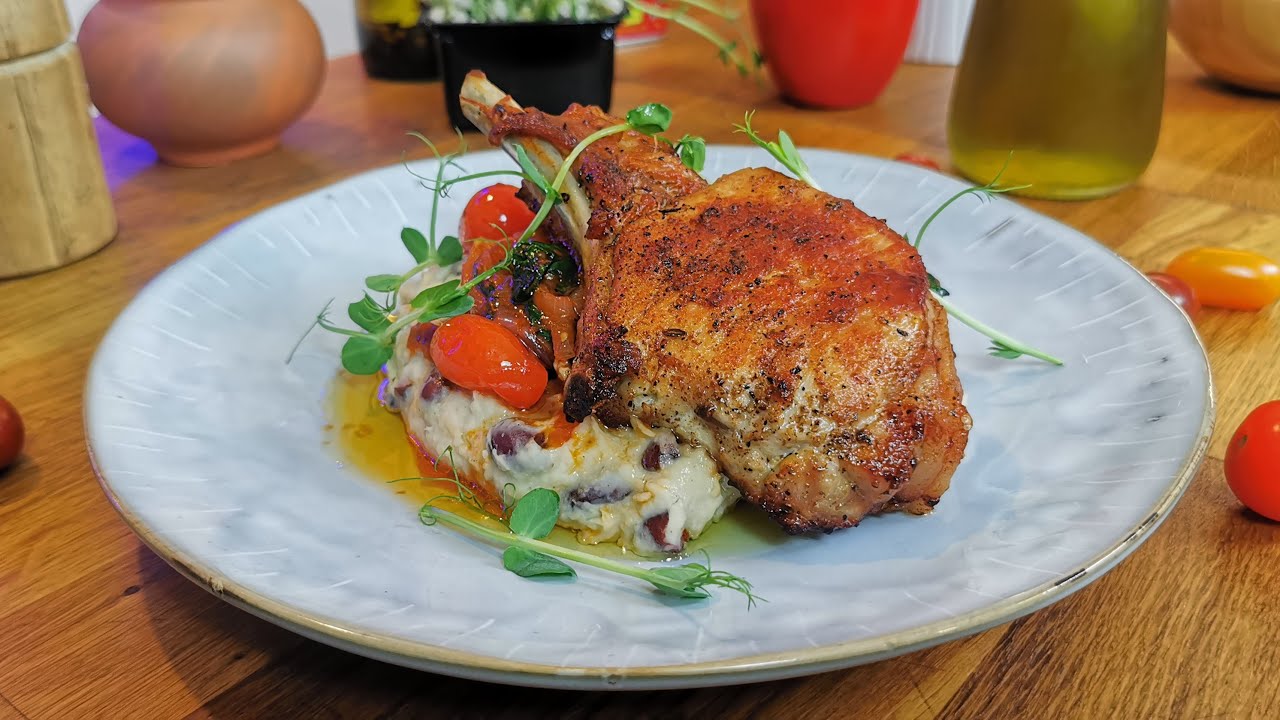 Cotlet de Porc cu Piure de Fasole si Usturoi Copt - Florin Arvunescu