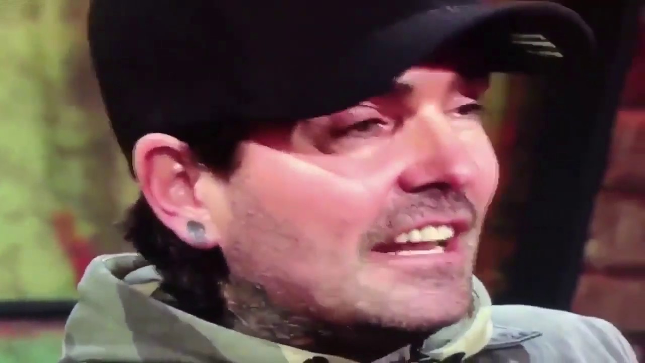 EXPLICIT: Boyzone&rsquo;s Shane Lynch loses it - swearing on the Late Late Show