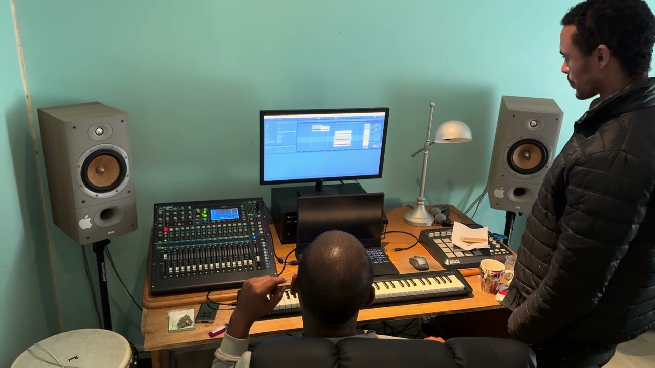 KROBarz and Mic.James behind the scenes of latest banger