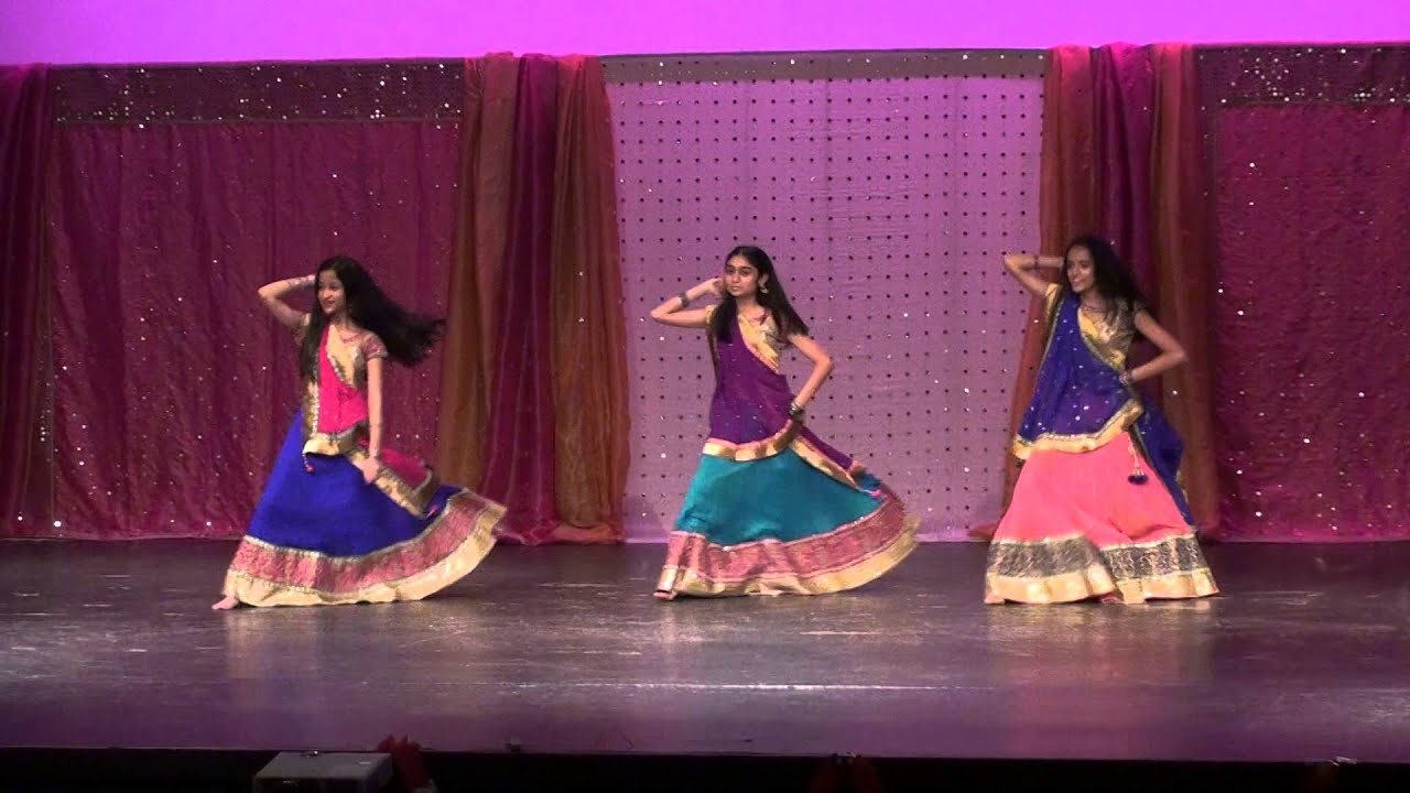 Gun Gun Guna Re/Dola Re (Dance)