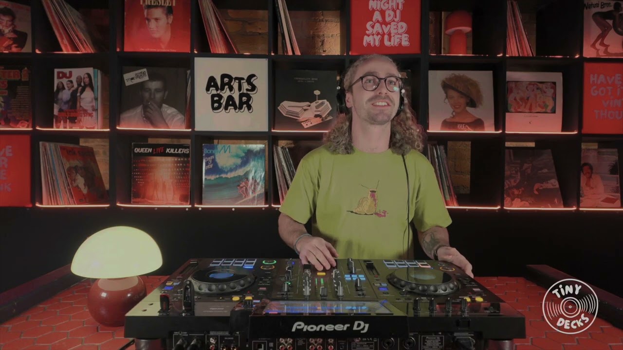 Tiny Desk - Carl Dillon