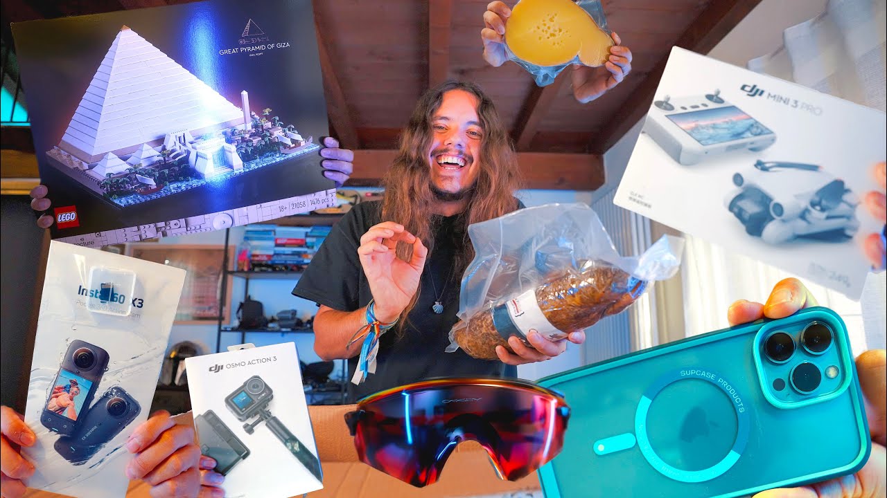 generico video in cui apro dei pacchi e rispondo a delle domande