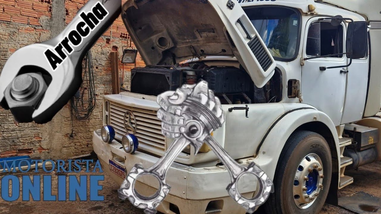 Vazamento de óleo do Motor 355 da terezona perto da bomba injetora 