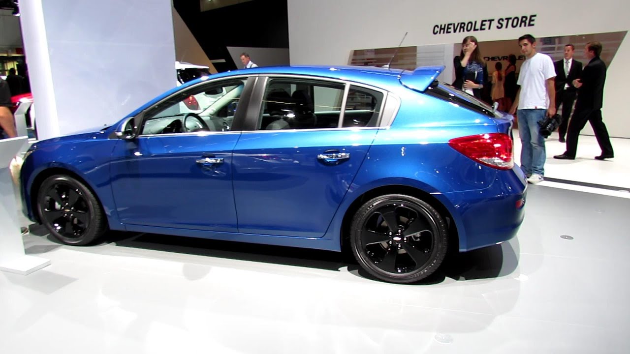 2014 Chevrolet Cruze Hatchback - Exterior and Interior Walkaround - 2013 Frankfurt Motor Show