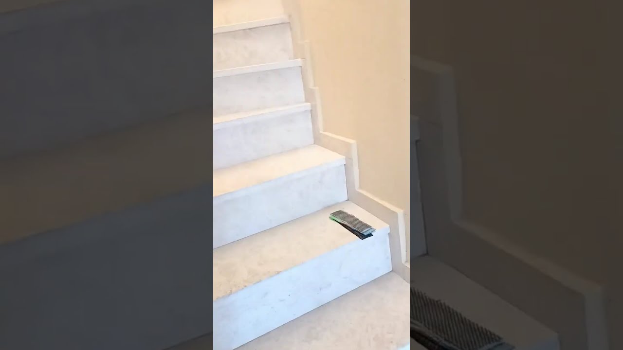 IN THE HEART OF THE CITY 3 LEVEL MAIZONETTE FOR SALE