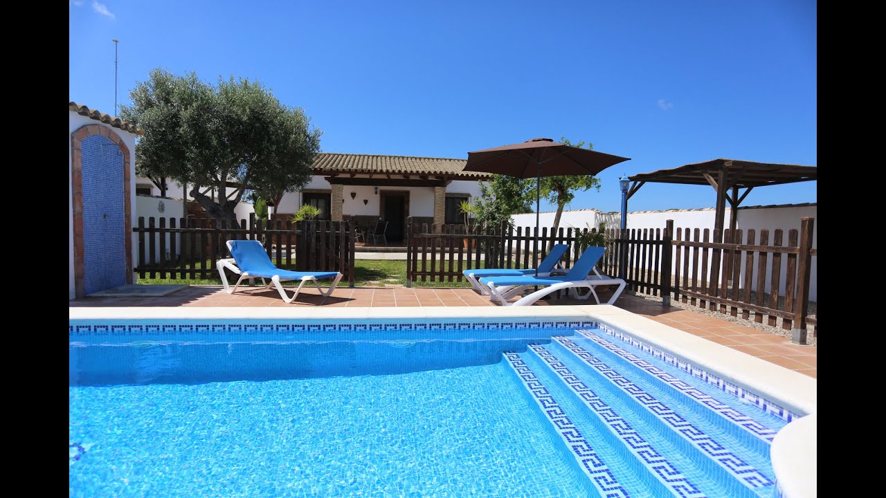 Estupendo chalet en Conil con piscina privada en alquiler de vacaciones