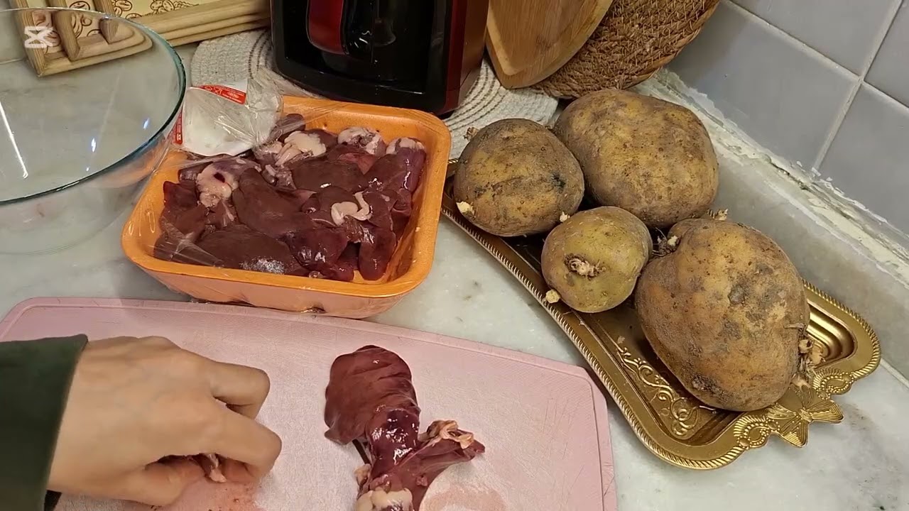 رحت علبازار انا وبنتي  الجو ماشاءالله مطر الله يبعت الخير...طبخت قلوبات فروج وبطاطا مقليه 