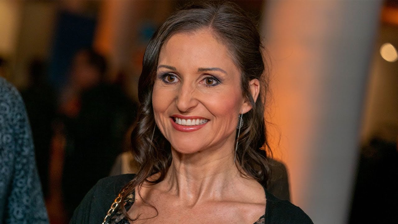Nach Notoperation beruhigt Schlagersängerin Anita Hofmann ihre Fans