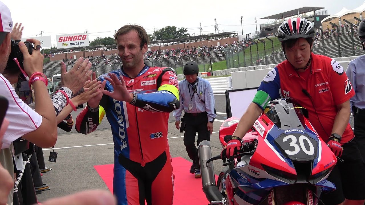 TOP10トライアルの激感エリアでハイタッチ！ 鈴鹿8時間耐久ロードレース 鈴鹿サーキット 2024 suzuka8hours 鈴鹿8耐