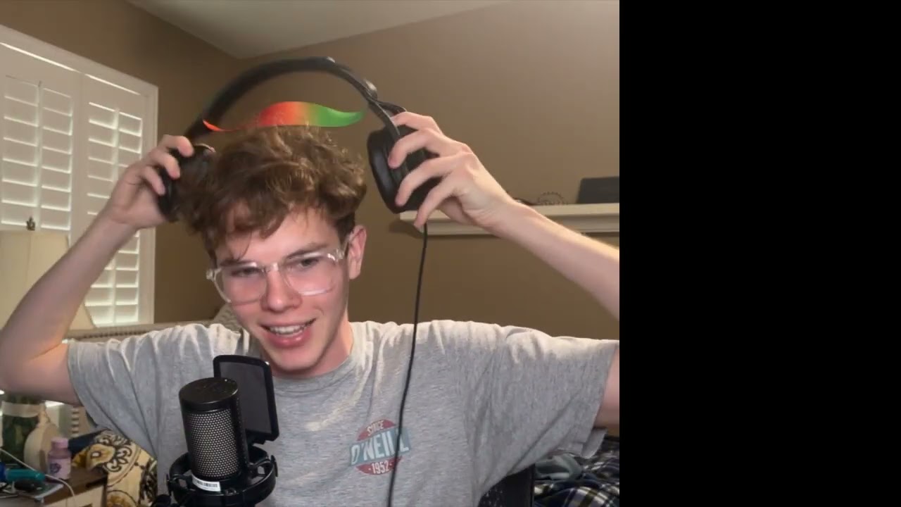 LIFE IS STRANGE AND AMONG US