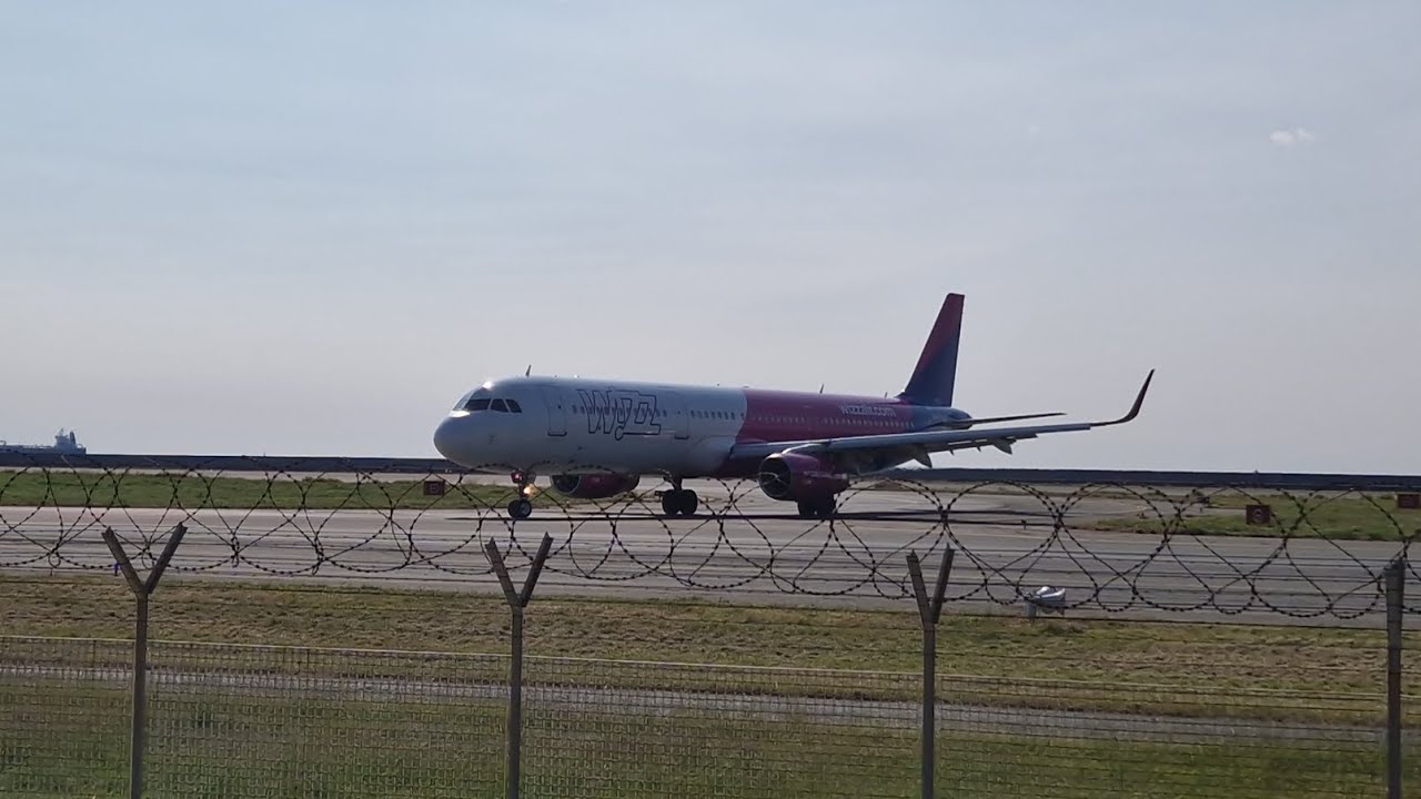 Planes spotting at Genova city airport 