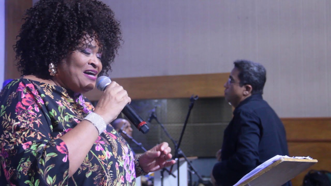He Keeps Me Singing - Rio Free Jazz Orchestra Dilma Oliveira H&aacute; um novo canto