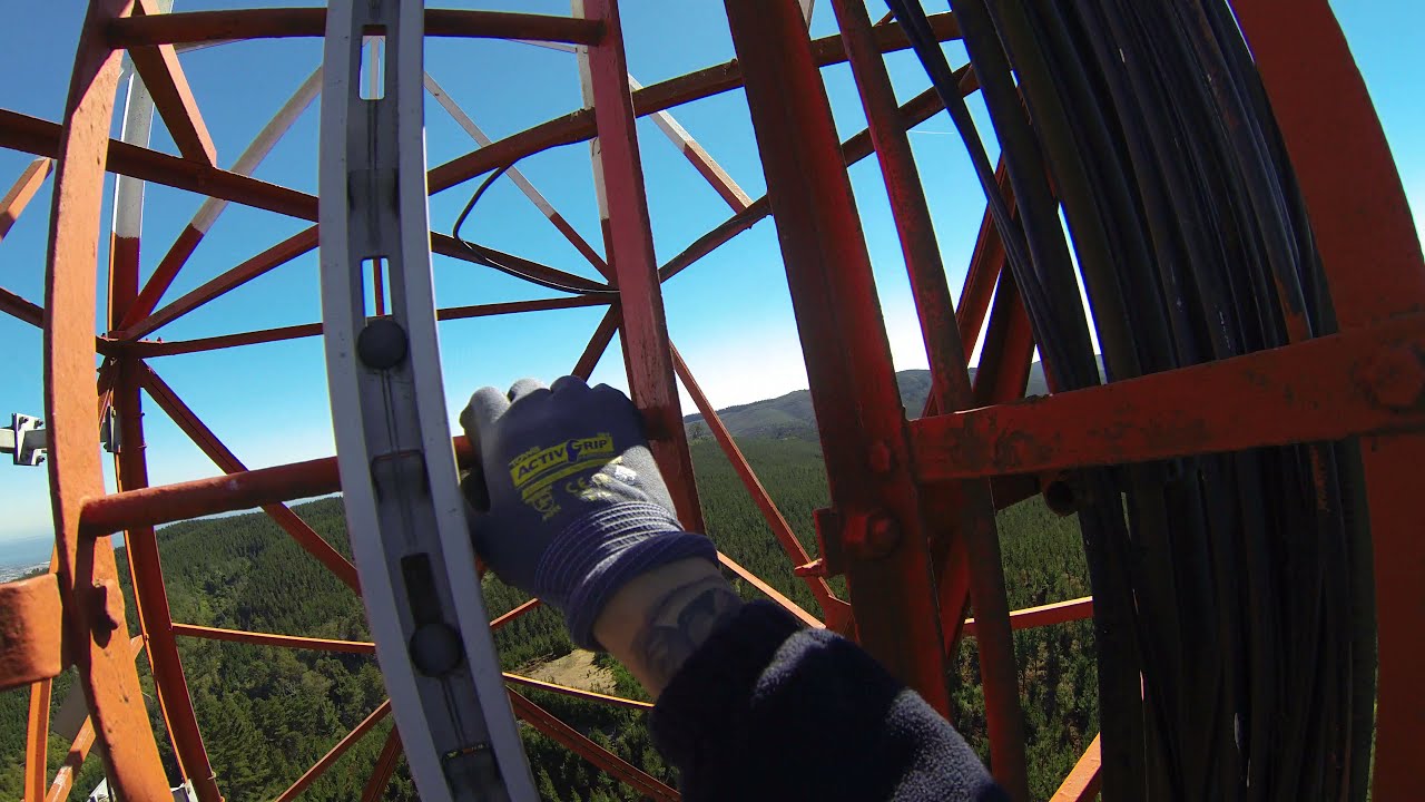 Un día en las alturas: Técnico en Torres de Telecomunicaciones #GoPro #telecom Ku