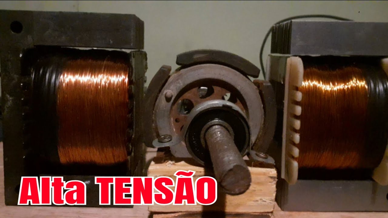 Construi um GERADOR de 220v de energia gratuita a partir de 2 transformador grandes imãs e fios 25