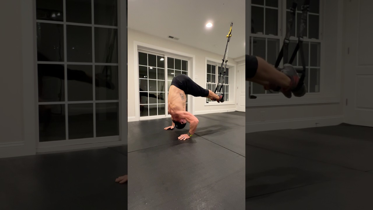 TRX PIKE PUSH-UPS 