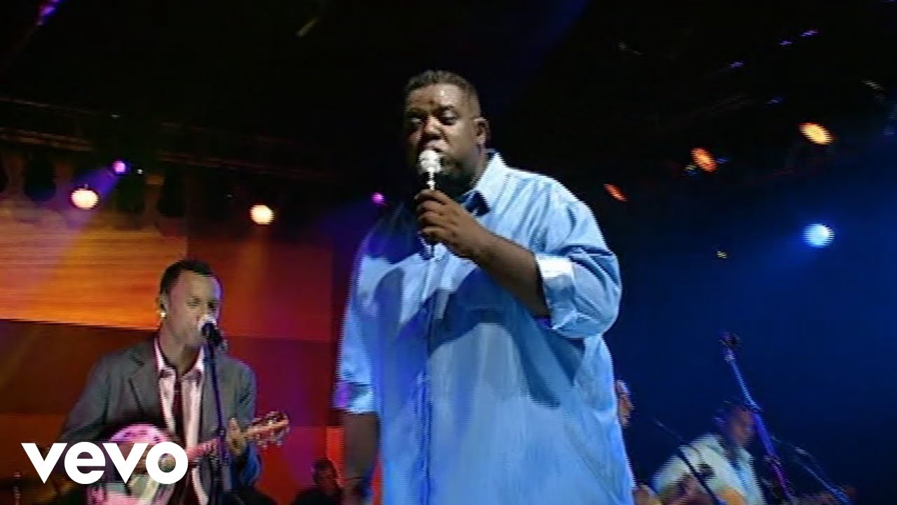 Ela Entrou Na Dan&ccedil;a / Amor E Amizade - Live from Porto Alcoba&ccedil;a, S&atilde;o Paulo, Brazil/2006...