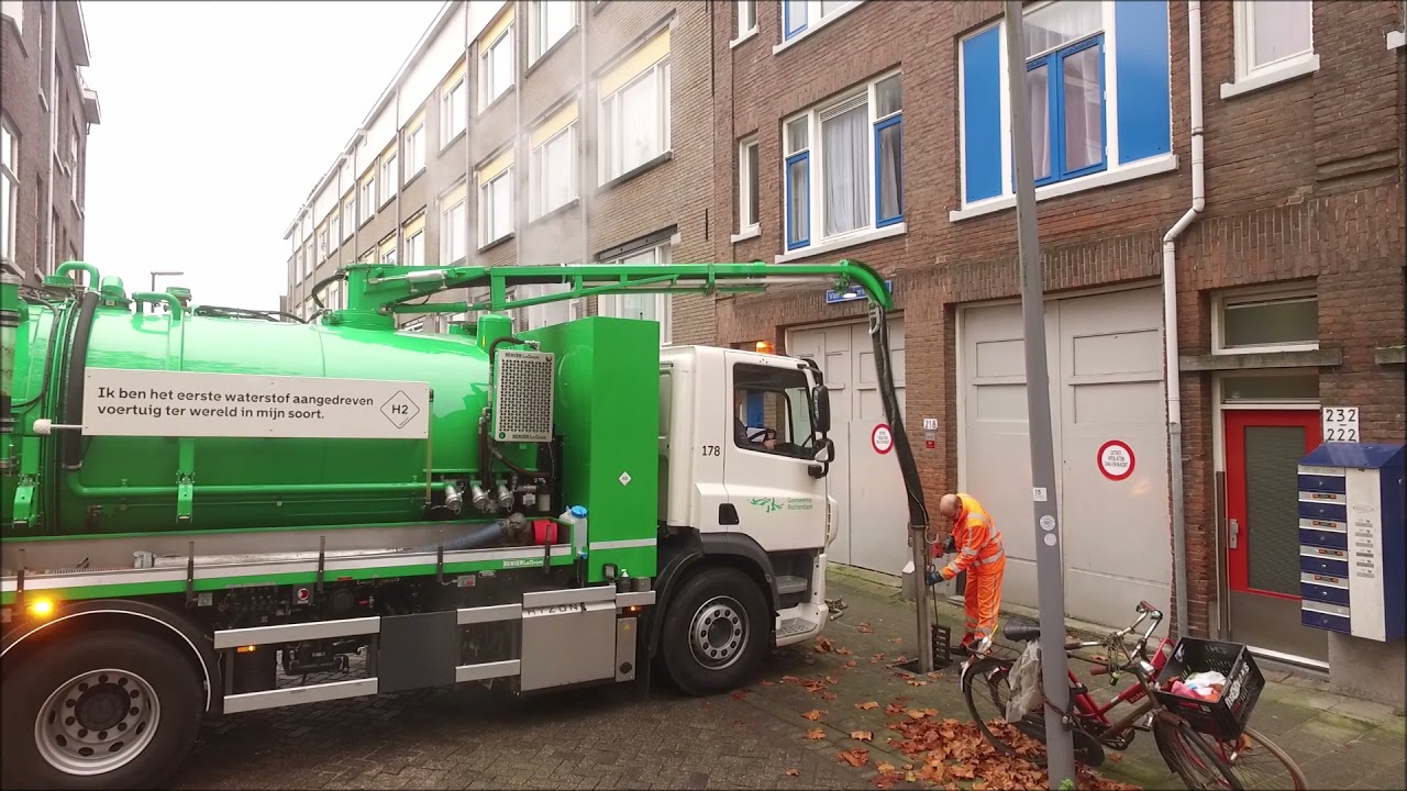 werelds 1e kolkenzuiger  op waterstof van de gemeente Rotterdam